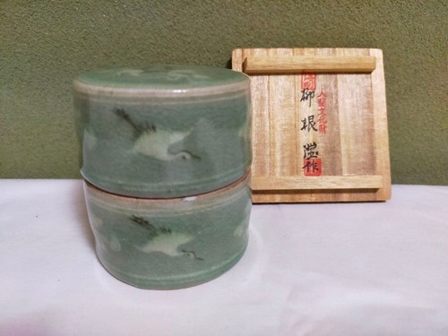 Haegang geun hyeong celadon - yu,
